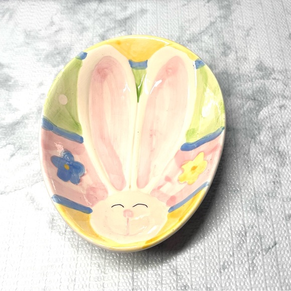 Egg shaped painted ceramic Easter Bunny dish. Approx 6" long - Picture 1 of 5